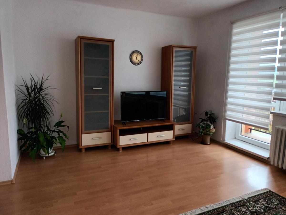 Apartman U Anny สตราบา ภายนอก รูปภาพ